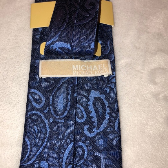 Micheal Kors tie - Picture 2 of 4